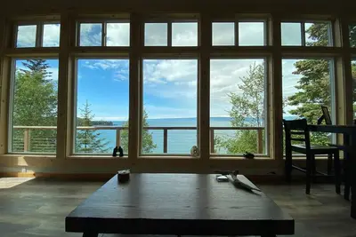 Image de Eagles Nest Cabin in Remote Halibut Cove, Alaska