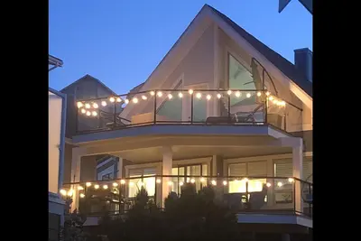 Image de Beautiful family cottage by Okanagan Lake in LaCasa Resort, Kelowna