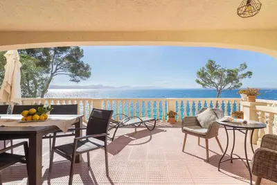 Image de Far Alcanada. Spectacular villa facing the sea in Alcanada