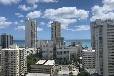 Image de Ocean Views, Large Balcony + Walk to Everything