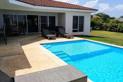 Image de 3bd 3bath guest-friendly villa, Ac\/Tv\/safe in all bedrooms, pool\/internet\/Bbq
