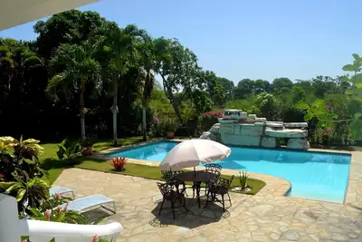 Image de 9bd guest-friendly complex, 2 pools, free shuttles, fully furnished and equipped