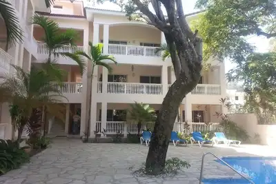 Image de Groundfloor senior-friendly residence steps from beach and shops, 2bd 2bth