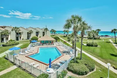 Image de 2 Balconies -  Ocean View -  2 Br 2ba - Just Steps to the Beach