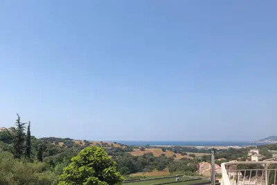Loue bas de villa Corse  du Sud