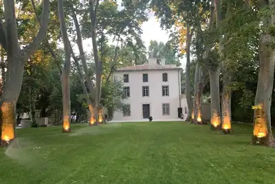 Image de batisse de caractère dans un parc classé de 1 ha
