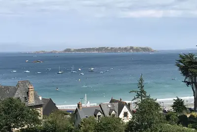 Vue mer et plage à pieds