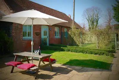 Image de Peper is a cosy cottage in the heart of rural Kent. Converted stables.