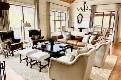 Image de Luxury Mountain Home with wonderful view of Whiteside mountain and hot tub!