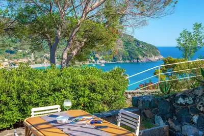 Image de \"Il Giardino Sul Mare\", garden on the sea, sea-view, comfortable for 4 people, Levanto