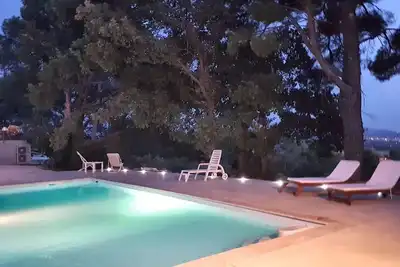 Image de T3 pour 5 personnes, dans la campagne à 10 mn d'Aix-en-Provence