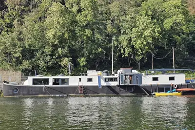 Image de Studio sur la péniche Graziella située à Profondeville entre Dinant et Namur