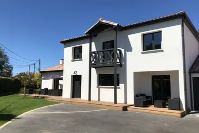 Image de Maison  Pornic 12 personnes piscine chauffée proche mer