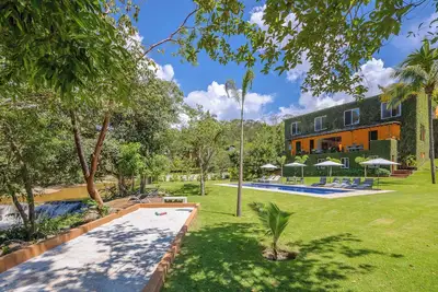 Image de Villa Cascada Luxury Riverfront Villa with Pro Pickleball Courts