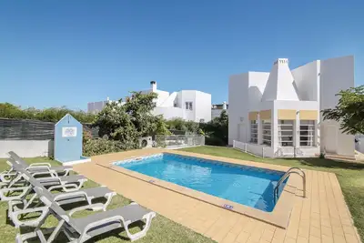 Image de Villa \"Santo Estevão\" avec piscine privée, terrasse et Wi-Fi