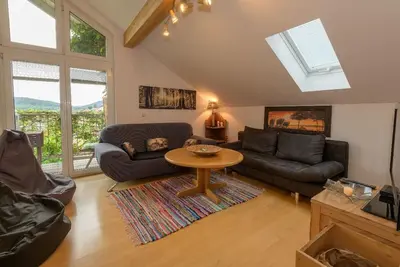 Image de Large vacation apartment (105 sqm) with wood-burning stove and south-facing balcony