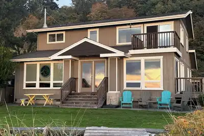 Custom Family Beach House - Pet & Child Friendly