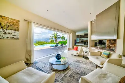 Image de 6 Bedrooms Luxury Villa