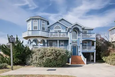 Image de 1408 - Sea of Dreams, Ships Watch+Private Pool+Pool Table+Foosball+Volleyball = Fun for the Family!