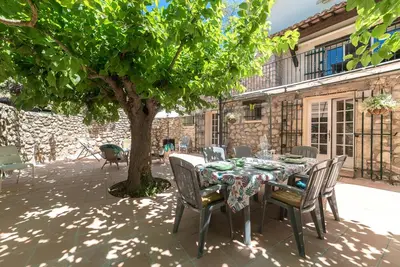 Image de Bas de Villa Provençale