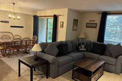 Image de Ski In/Out at Mt Snow at Seasons w/Fireplace