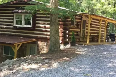 Image de Log Cabin in Wooded Area Near Raystown Lake Boat Access