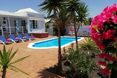 Image de 3 bed villa superb location now with large games room