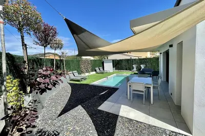 Image de Villa contemporaine avec piscine proche rivière aux portes des Cévennes