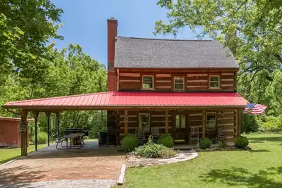 Image de Country Cabin with Creek Frontage, High Speed Internet, and Verizon Cell Service