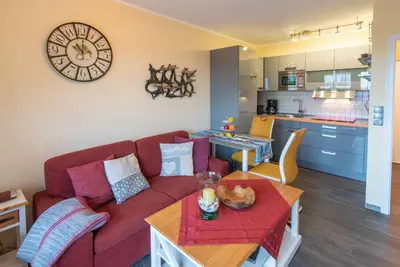 Image de Cozy upper apartment Utkiek in a central location