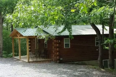 Image de Log Cabin in Wooded Area Near Raystown Lake Boat Access