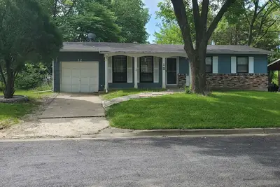 Image de Welcome to the Midwest - Family Friendly with Yard