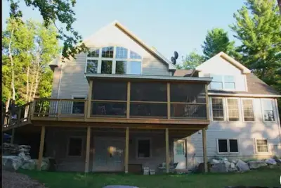 Image de We now have heat pump. . . like A/C! ! Lakefront, mountain biking and hiking trails!