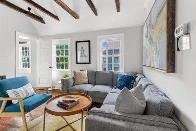 Image de Casa Bella Suite B | 3 Blocks to King Street