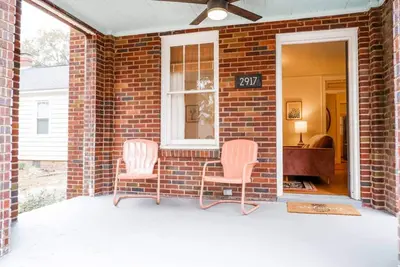 Image de Downstairs Monroe · Shandon Peach Pad, 2 Br Apt w\/ King Beds Downtown