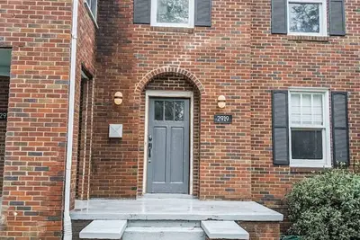 Image de 2917 Monroe · Spacious Shandon Home Minutes to Usc - 4 King Beds