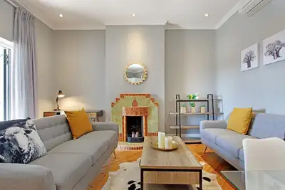 Modern Flat in Heritage Building | Central | Pool