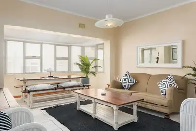 Image de Sunny and Warm Apartment | Great Location | Dstv