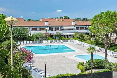 Image de 1 Min To The Beach, Pool Apartment