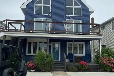 Image de The Salty Air Retreat! Hear the surf! Oceanview. Walkable. . Steps to the beach.