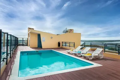 Image de Appartement de luxe à Marina Village étonnants et des vues privilégiées de la Ria Formosa