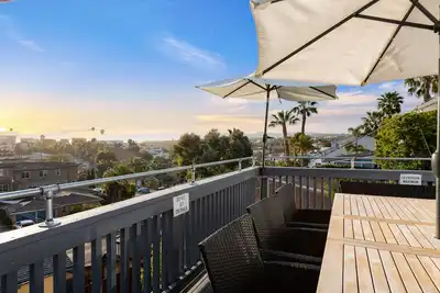 Image de Gorgeous Beach Compound - Glamping, Hot Tub, and Outdoor Movie Nights!