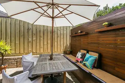 Located right in the best area of Central Torquay