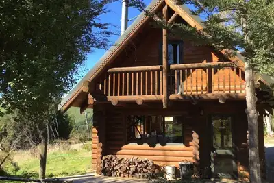 Image de Cute and comfortable log cabin in the mountains perfect for a couple or family