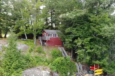 Image de Little Red Wing - 1950's Lake cottage