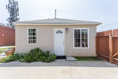 Image de 2bd~1ba Home w/ Parking and 1/2Acre Yard Space -20 min to Disney& Knott's