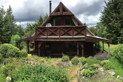 Image de Adorable warm log cabin on a private section ideal for a couple or small family