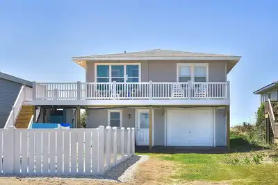 Image de Oceanfront. Heatable Saltwater Pool. Perfect For A Small Family.