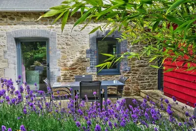 Ty vorn house with terrace and private garden located on the farm for 4 people