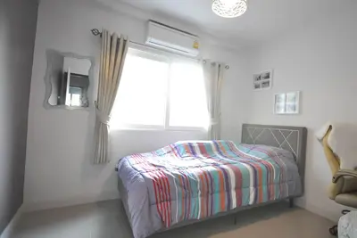 Image de New Modern Clean Apartment
